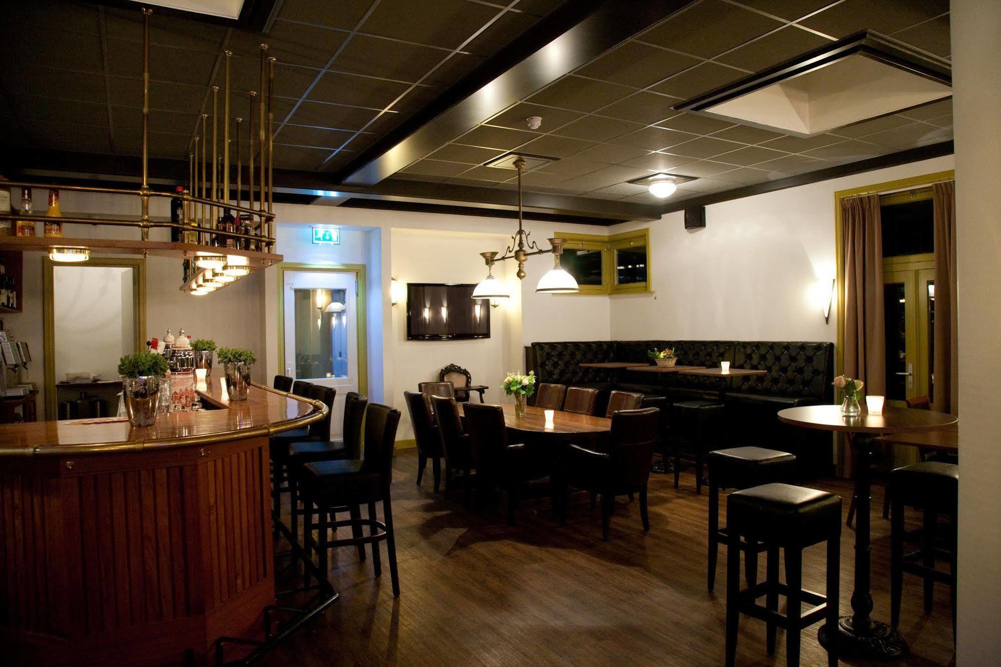 Hotel-Restaurant Het Rechthuis Muiderberg Extérieur photo